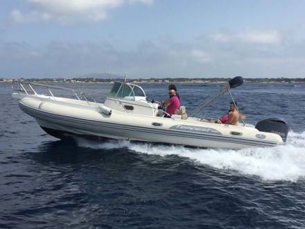 Charter Egadi: Capelli Tempest 900 Wa